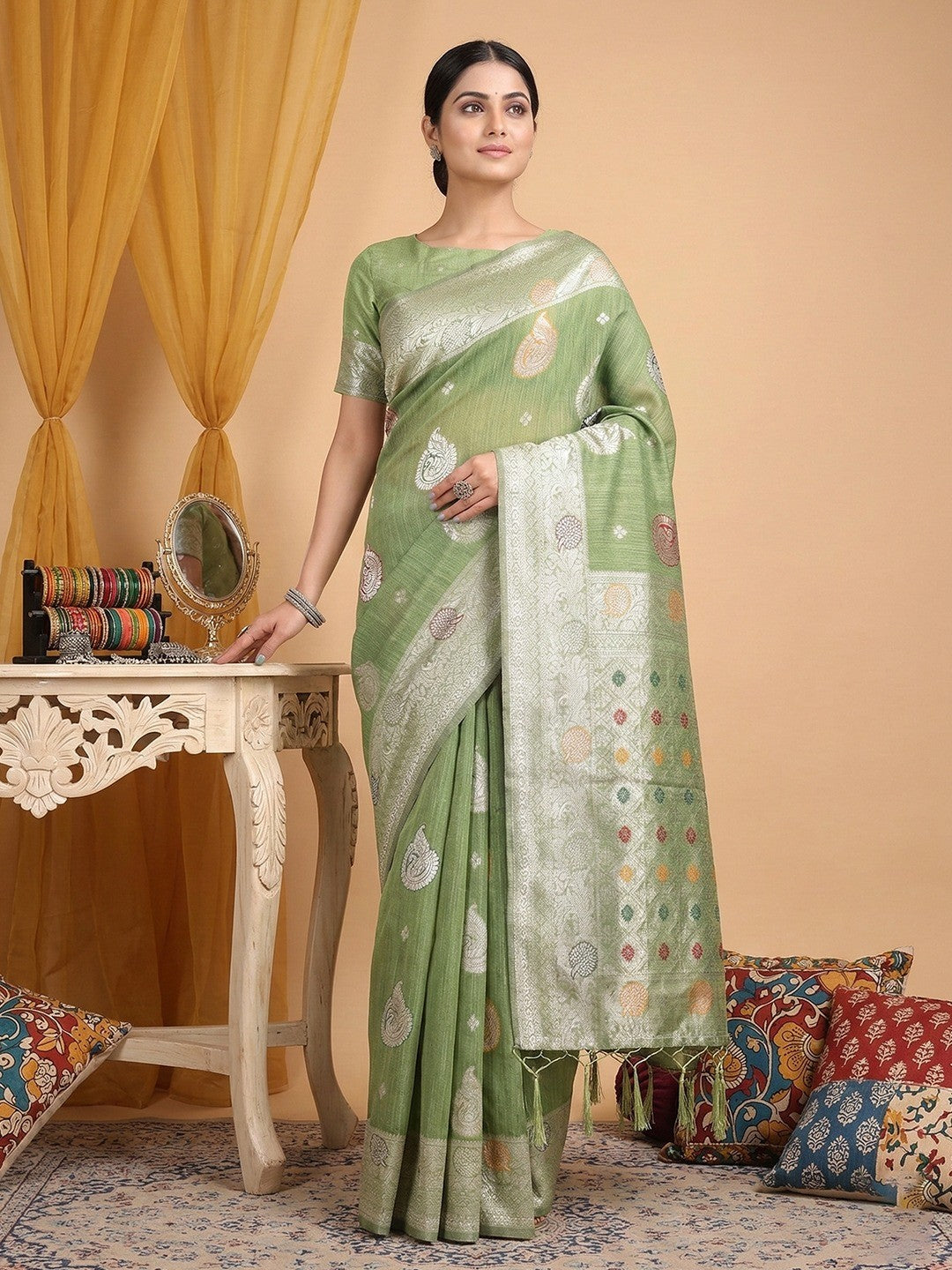 Elegant Green Silk Blend Saree with Silver Zari Work - Image 2