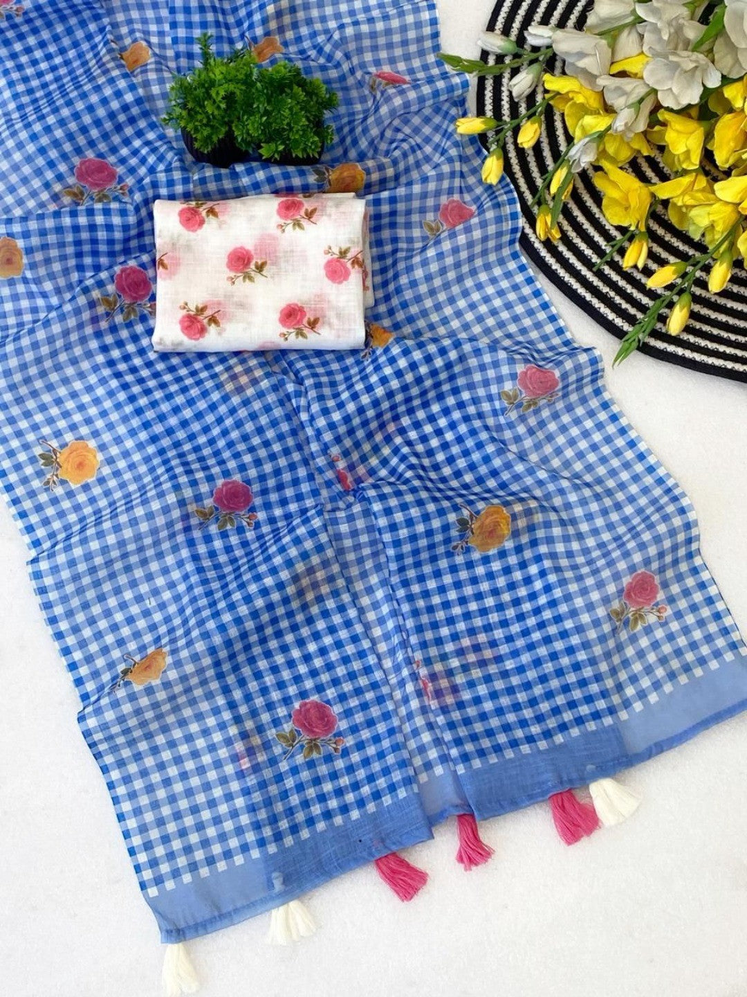 Lightweight Blue Linen Saree with Elegant Checked Pattern and Floral Detailing - Image 2