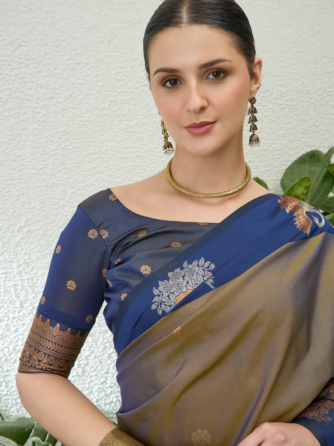 Bronze Gold Handloom Silk Saree with Intricate Peacock Motif Work - Image 6