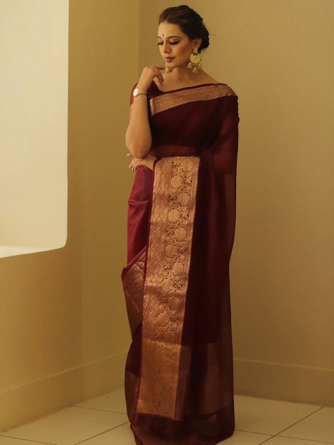 Classic Maroon Solid Organza Saree Featuring Floral Golden Zari Weaving Border - Image 4
