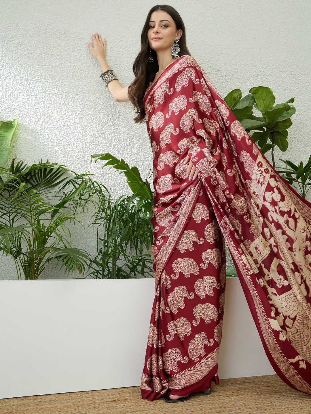 Fashionable Red Satin Saree with Artistic Abstract Printed Pattern - Image 4
