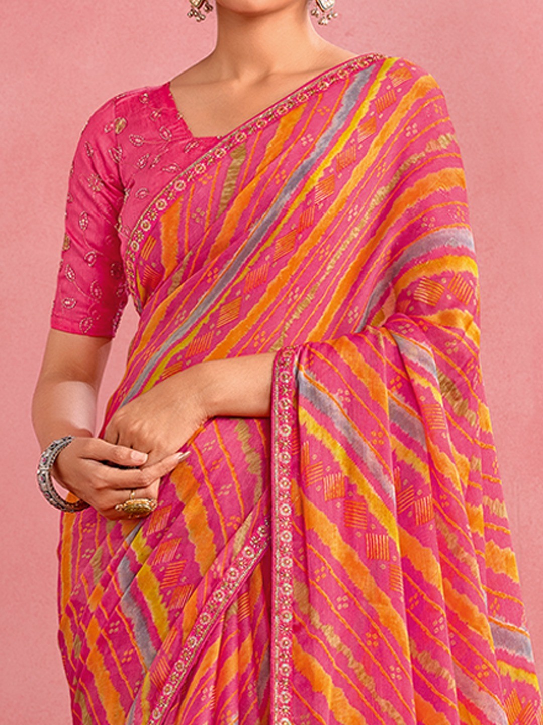 Elegant Peach Chiffon Saree with Bandhani Print and Embellished Border - Image 3