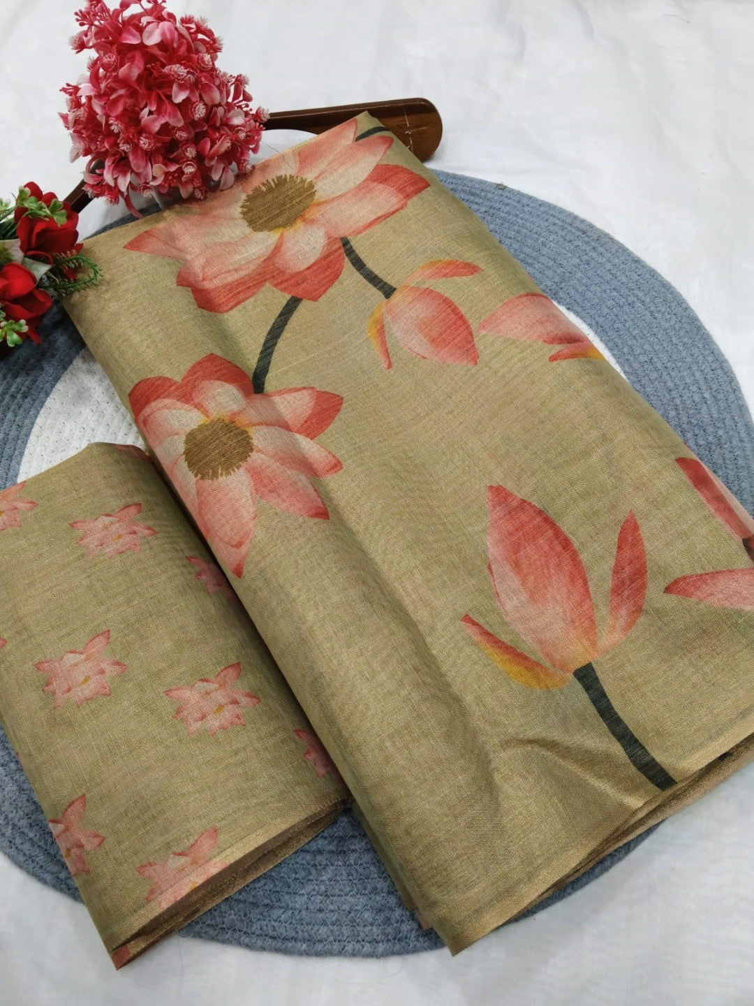 Green Floral Printed Cotton Silk Saree for Festive Occasions - Image 2