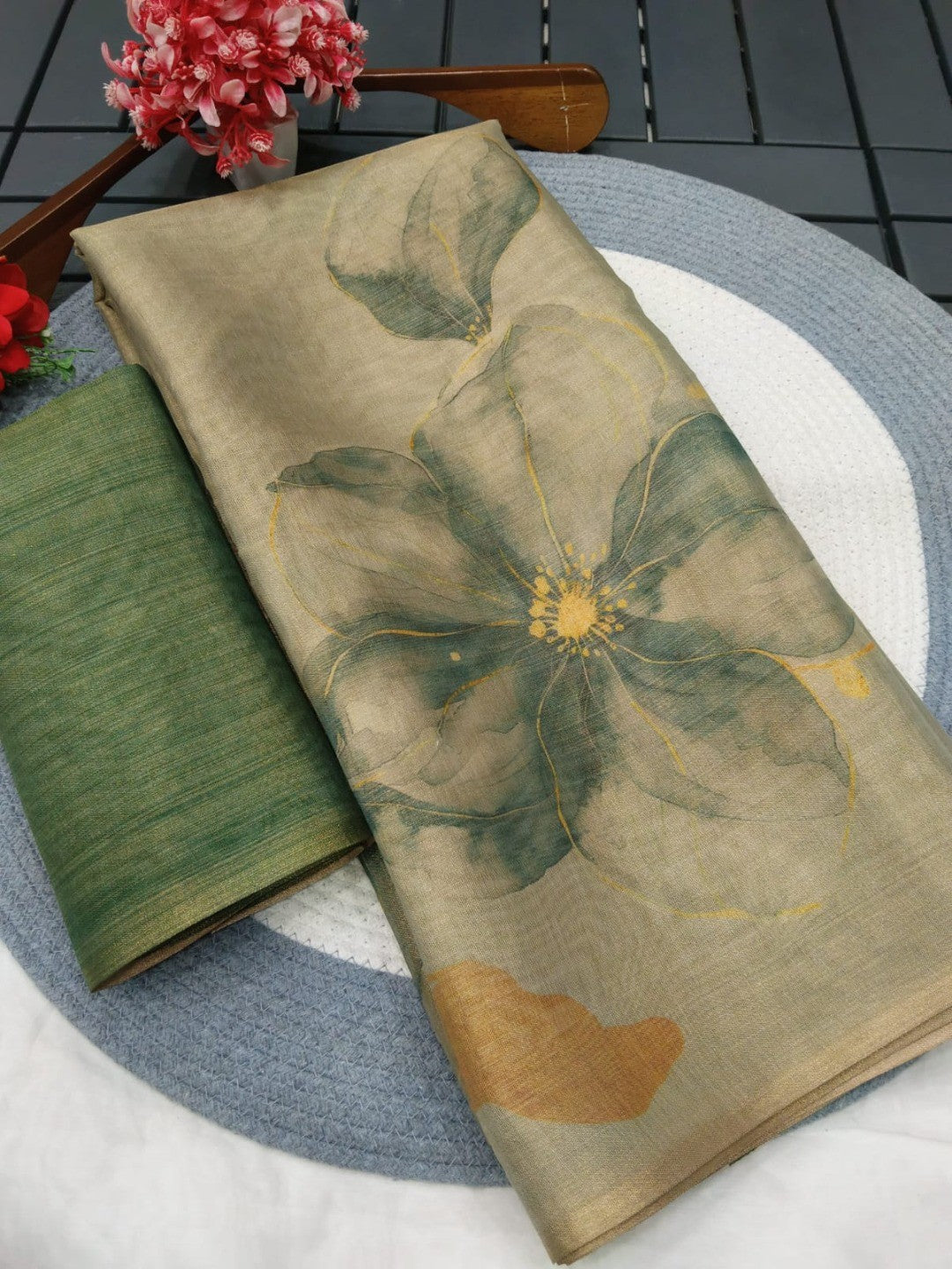 Beige Floral Printed Cotton Silk Saree For Festive Wear - Image 3