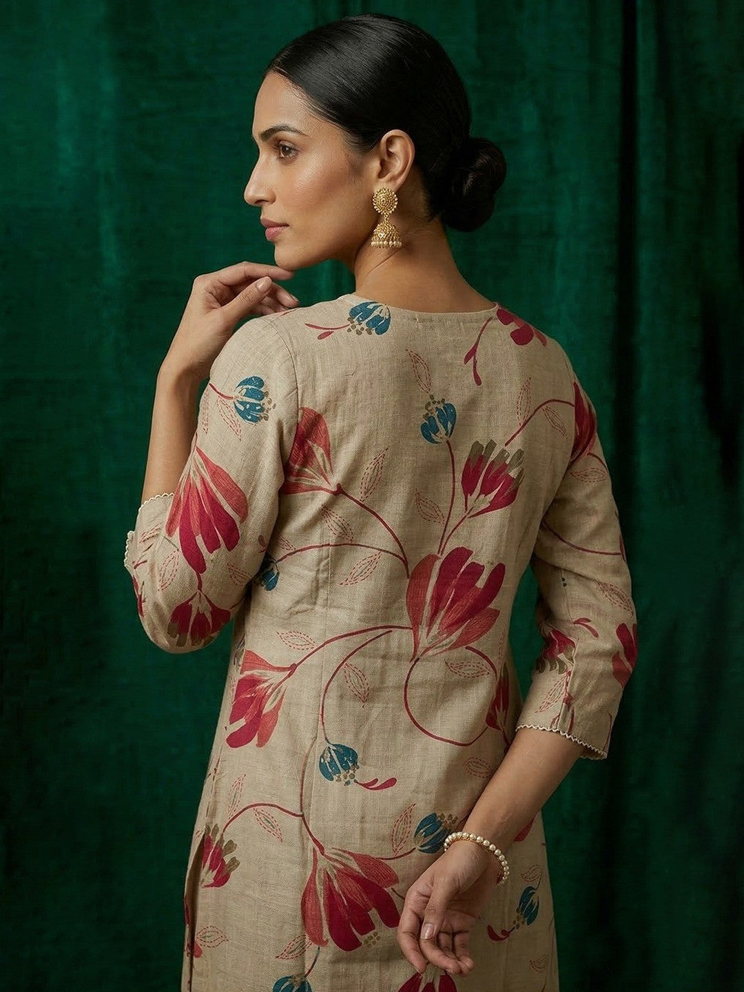 Casual Wear Cream & Pink Floral Printed Viscose Straight Fit Kurti with Soft Fabric Comfort - Image 3
