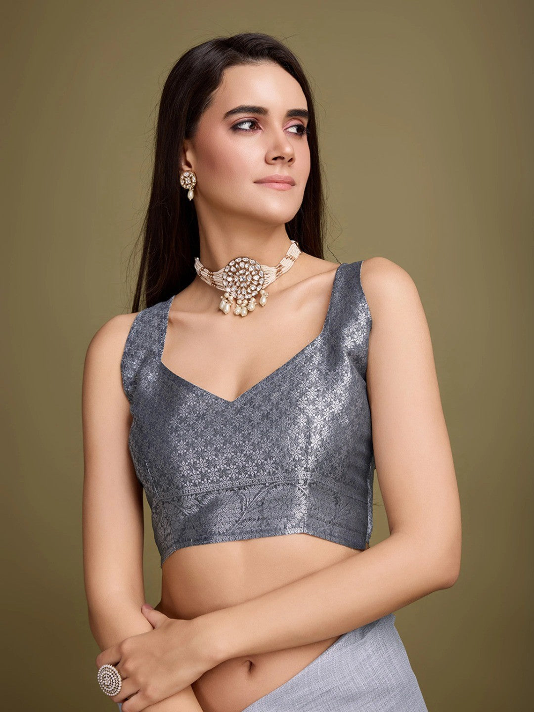Sophisticated Grey Linen Saree Featuring Intricate Zari Weaving & Tassel Accents - Image 3