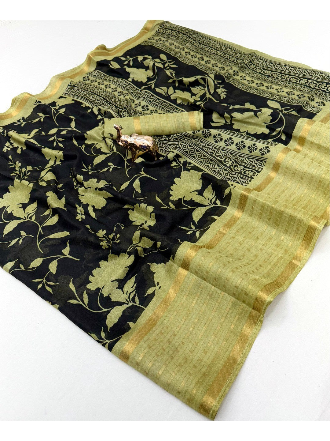 Elegant Green Khaadi Saree with Floral Print and Golden Border - Image 2