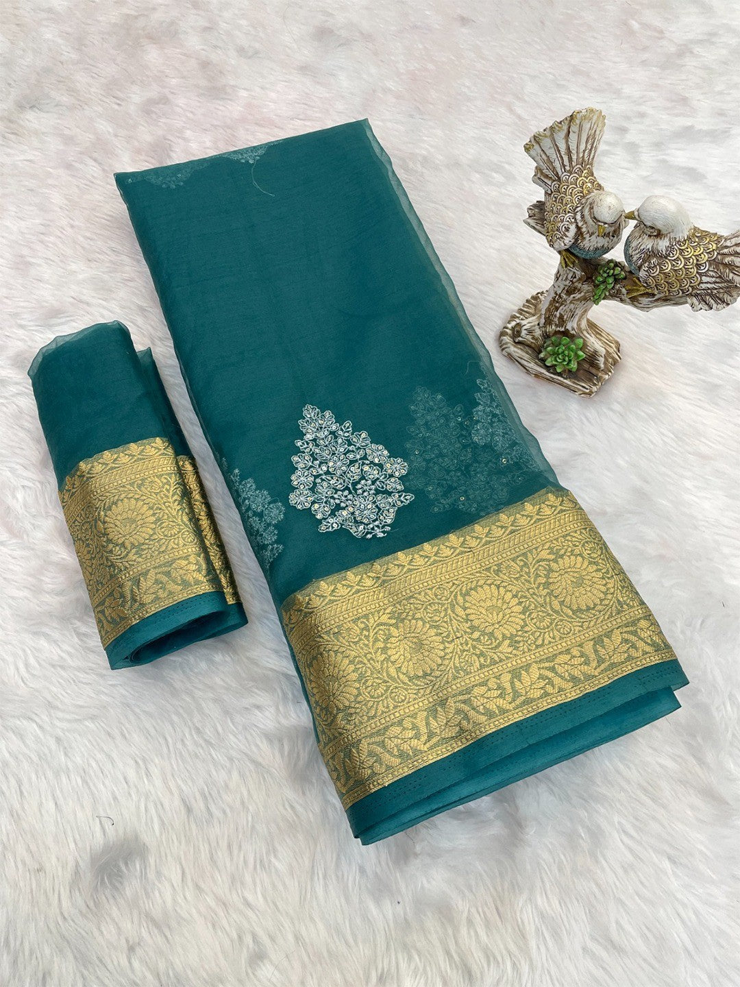 Luxurious Teal Floral Sequins Embroidery Organza Saree With Intricate Weaving Jacquard Border - Image 2