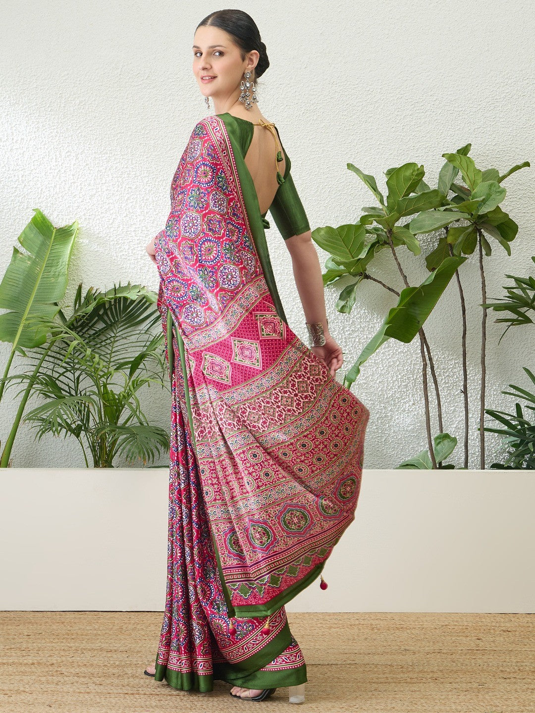 Sophisticated Pink Floral Print Satin Saree With Ethnic Latkan Pallu - Image 7