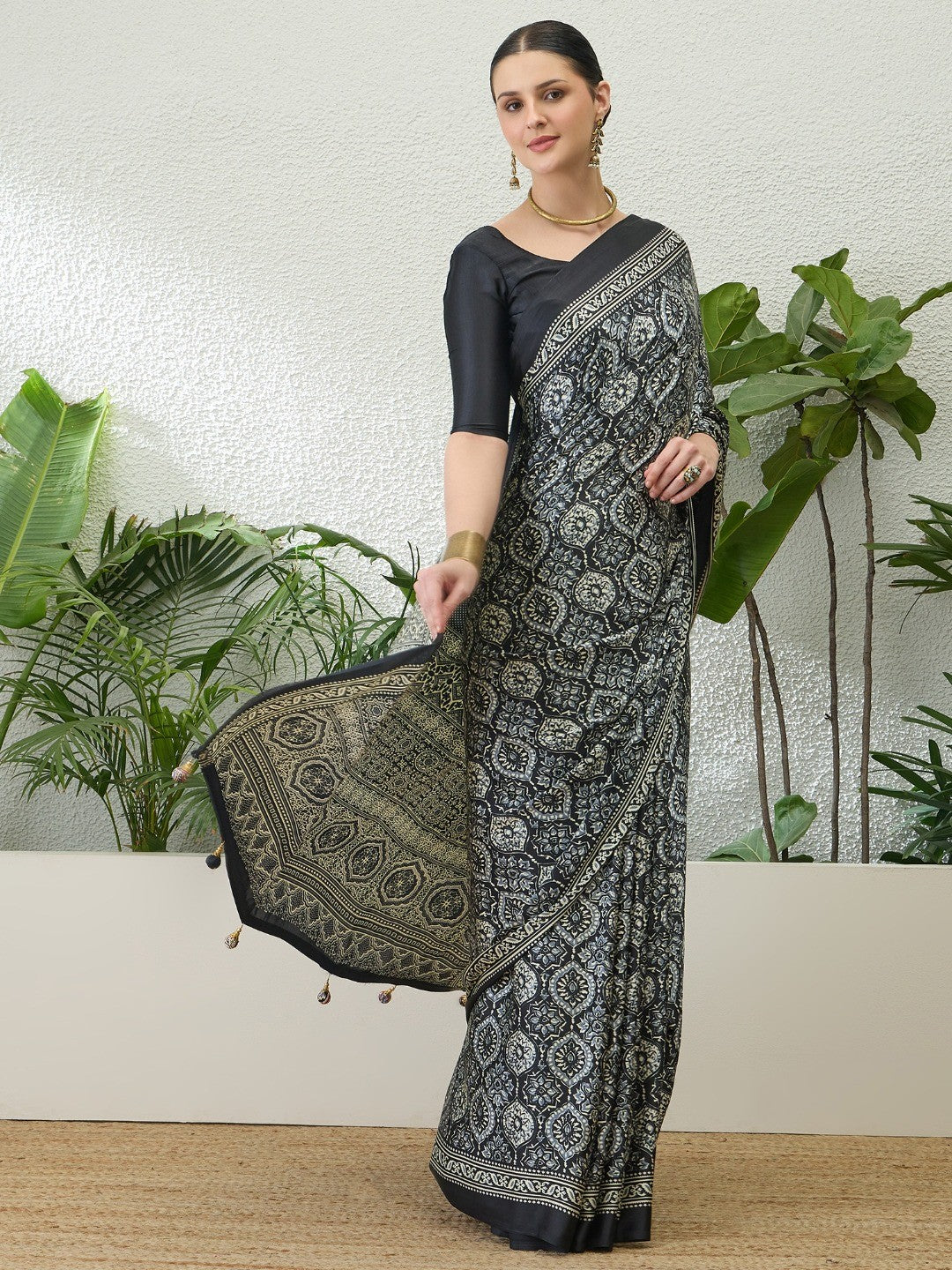Sophisticated Black Floral Print Satin Saree With Ethnic Latkan Pallu - Image 7