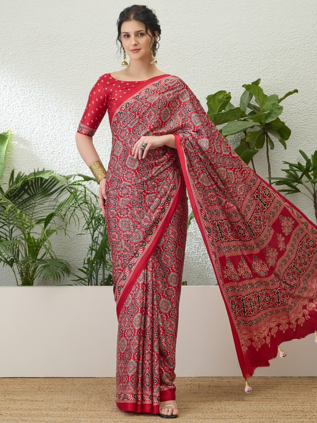 Charming Red Floral Printed Satin Saree Beautified With Decorative Latkan Pallu - Image 1