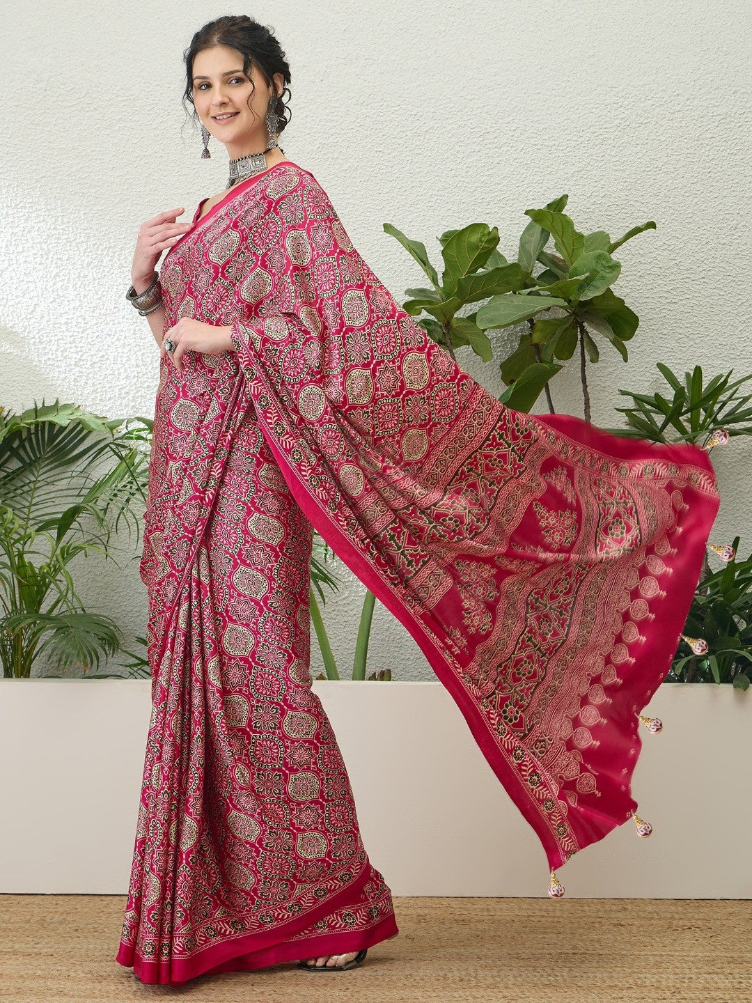Charming Pink Floral Printed Satin Saree Beautified With Decorative Latkan Pallu - Image 7