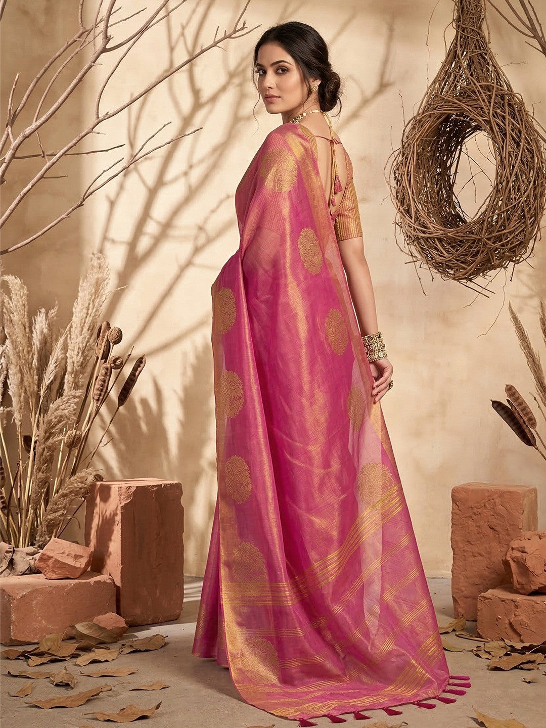 Classic Rani Pink Floral Zari Weaving Tissue Silk Saree With Tassel Pallu - Image 3