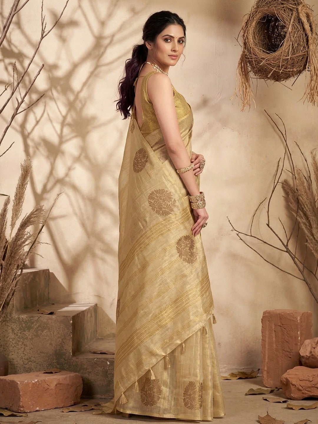 Classic Cream Floral Zari Weaving Tissue Silk Saree With Tassel Pallu - Image 3