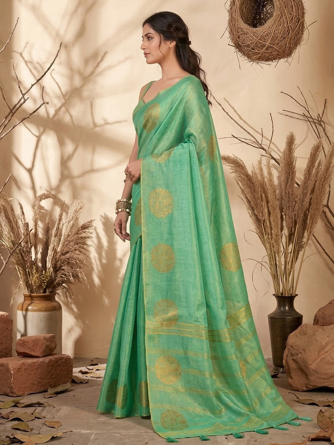 Classic Green Floral Zari Weaving Tissue Silk Saree With Tassel Pallu - Image 3