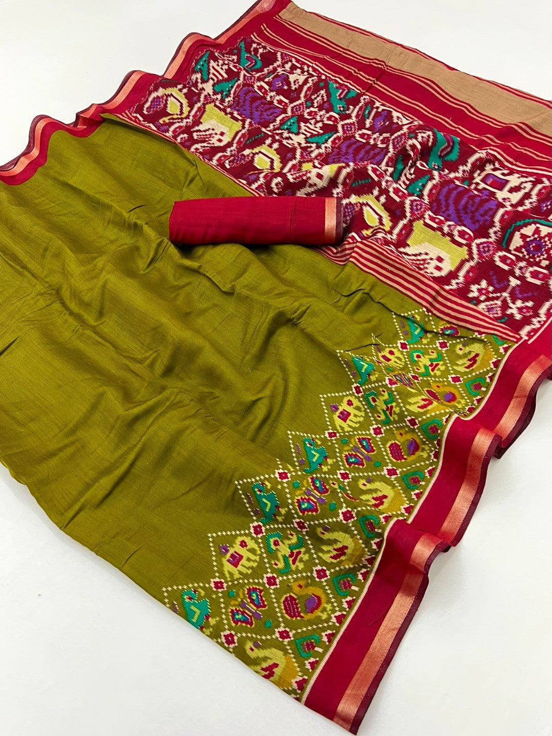 Green Viscose Saree with Ikkat Printed Border and Graceful Feminine Appeal - Image 2