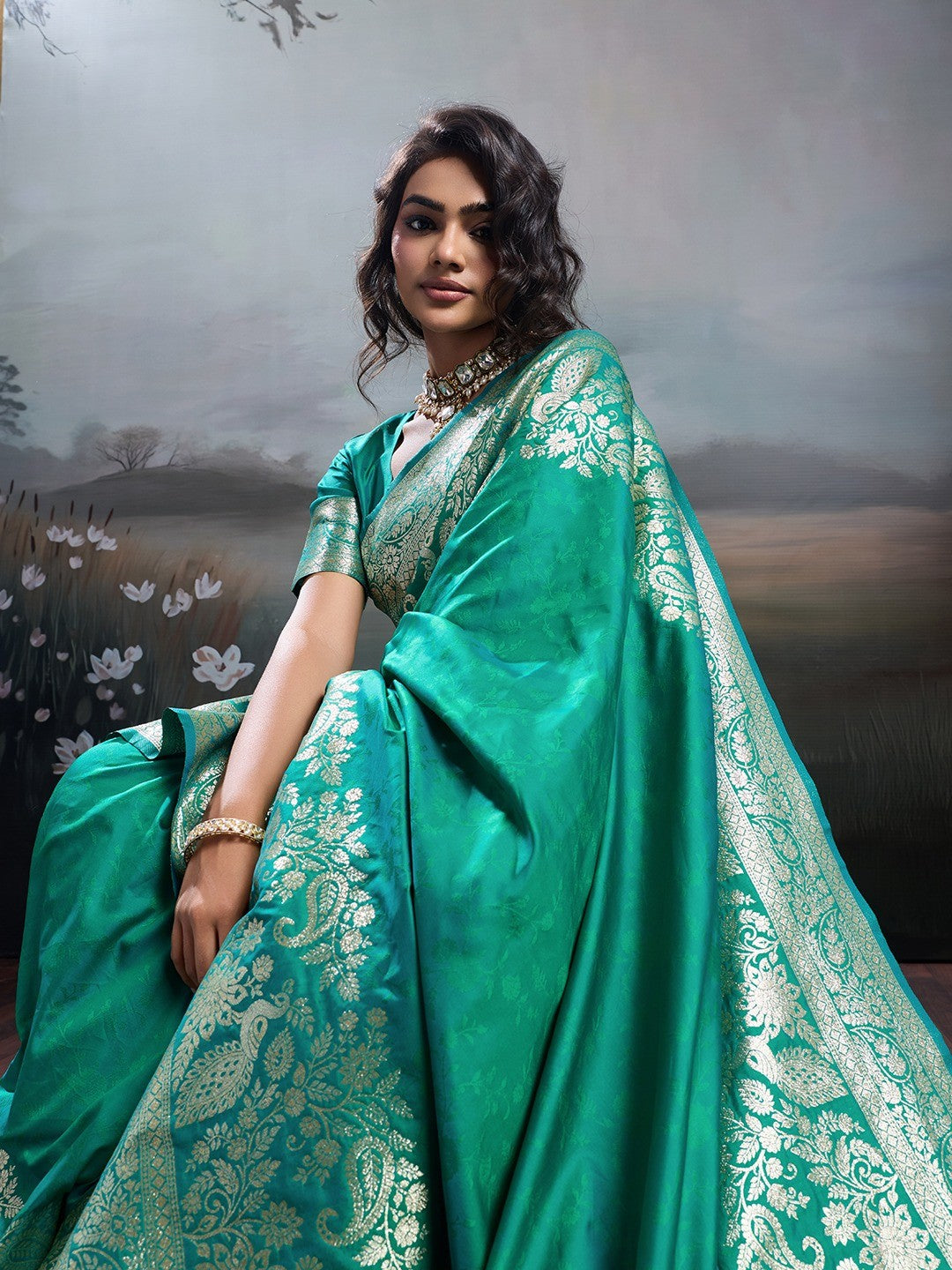 Rich Rama Green Floral & Peacock Motif Weaving Silk Blend Saree With Decorative Tassel Pallu - Image 5