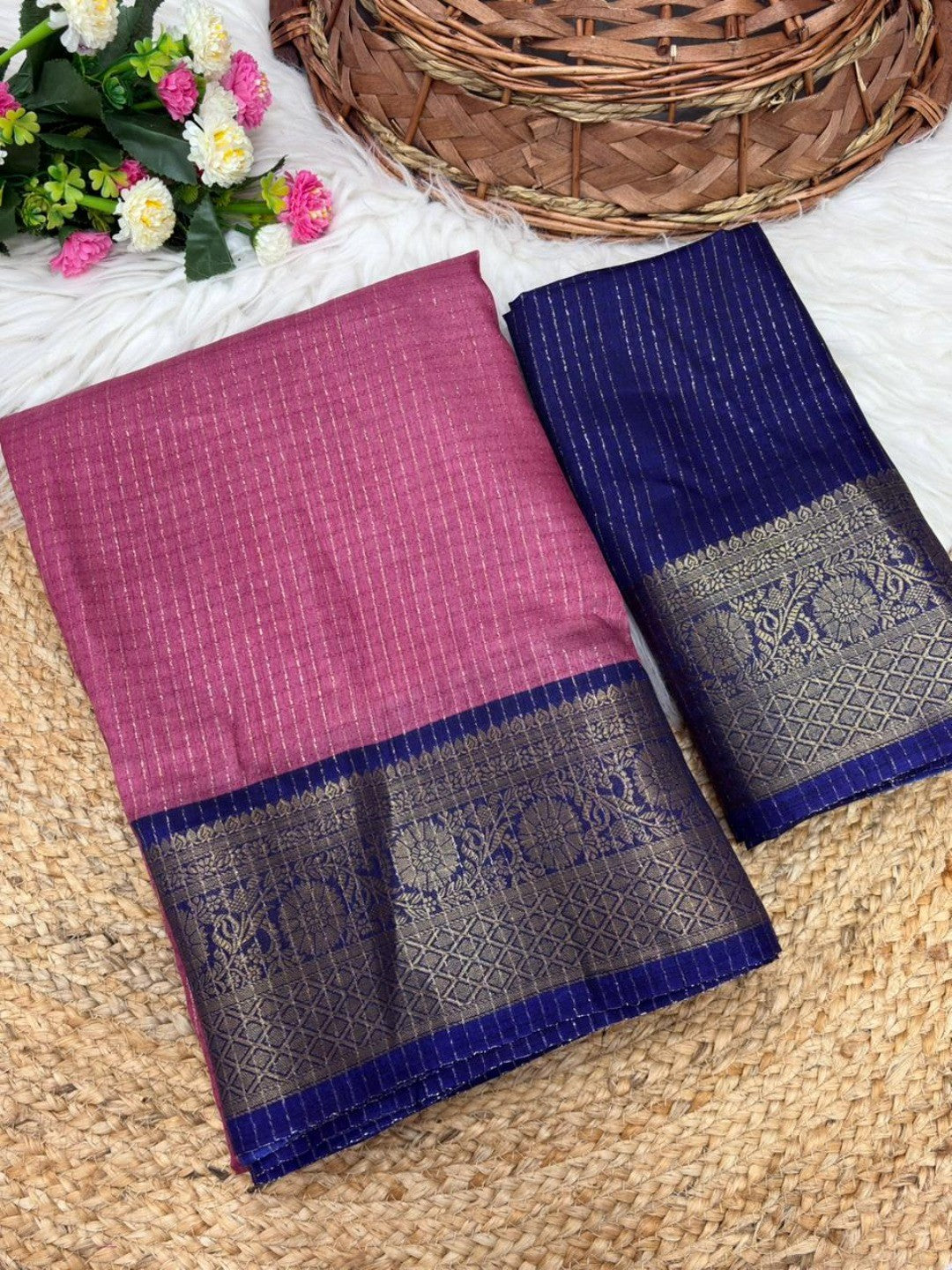 Elegant Pink Dola Silk Saree with Zari Woven Border - Image 2