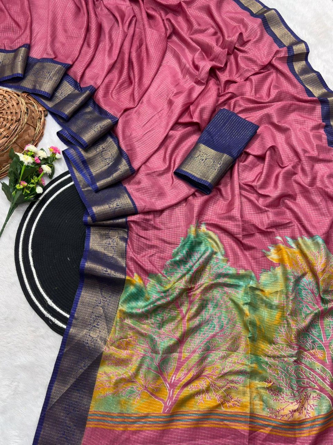 Elegant Pink Dola Silk Saree with Zari Woven Border - Image 3