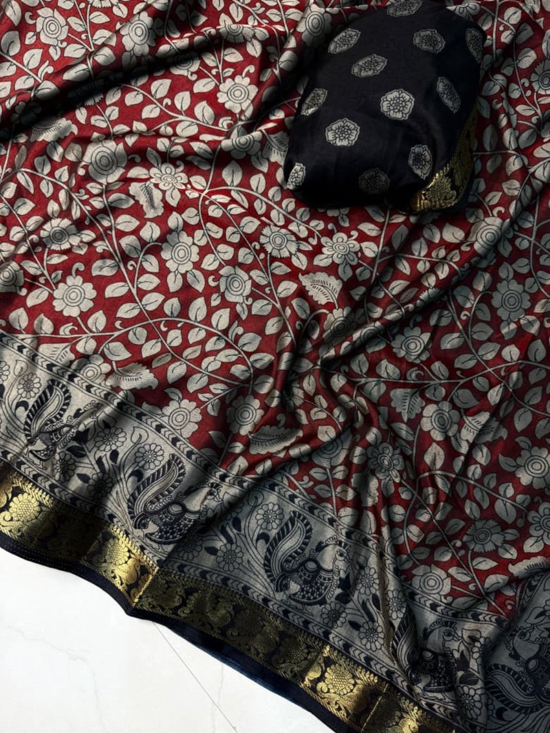 Elegant Red & Black Mulmul Cotton Saree with Kalamkari Peacock Motif Border - Image 2