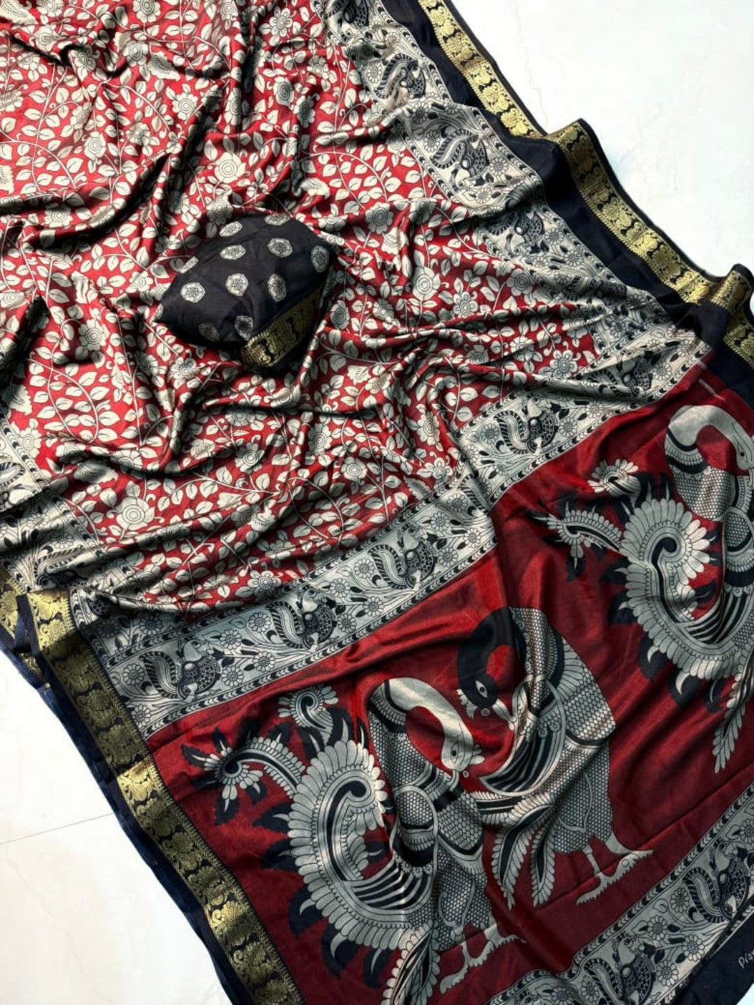 Elegant Red & Black Mulmul Cotton Saree with Kalamkari Peacock Motif Border - Image 3