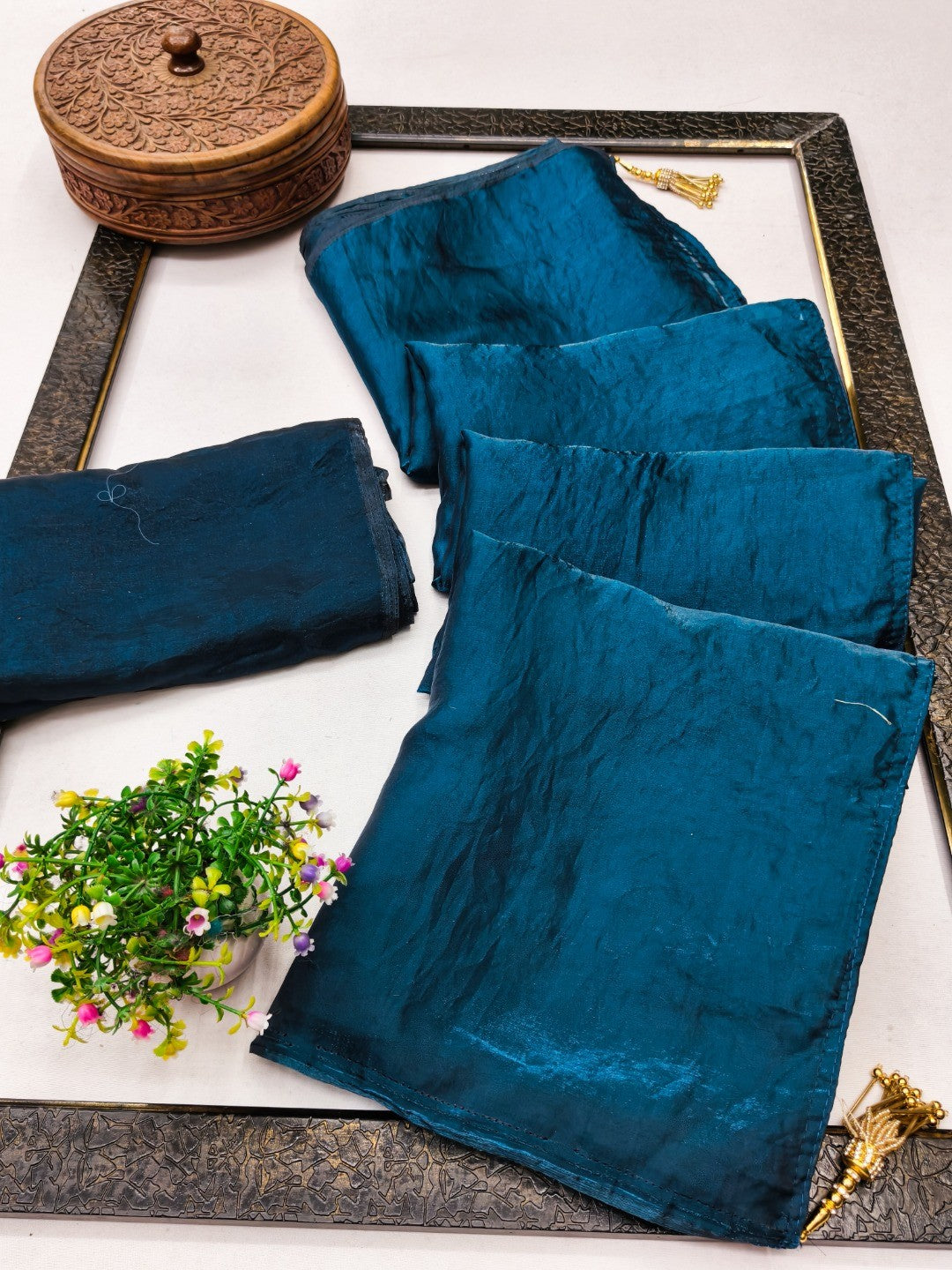 Elegant Teal Solid Silk Blend Saree for Festive and Party Wear - Image 3