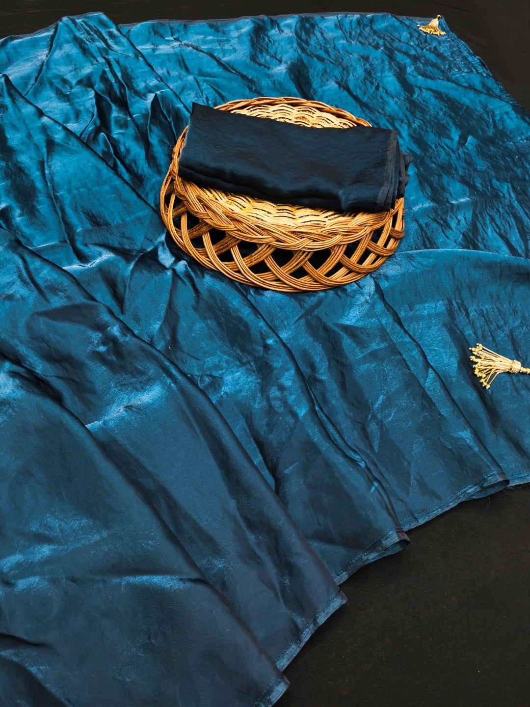 Elegant Teal Solid Silk Blend Saree for Festive and Party Wear - Image 2