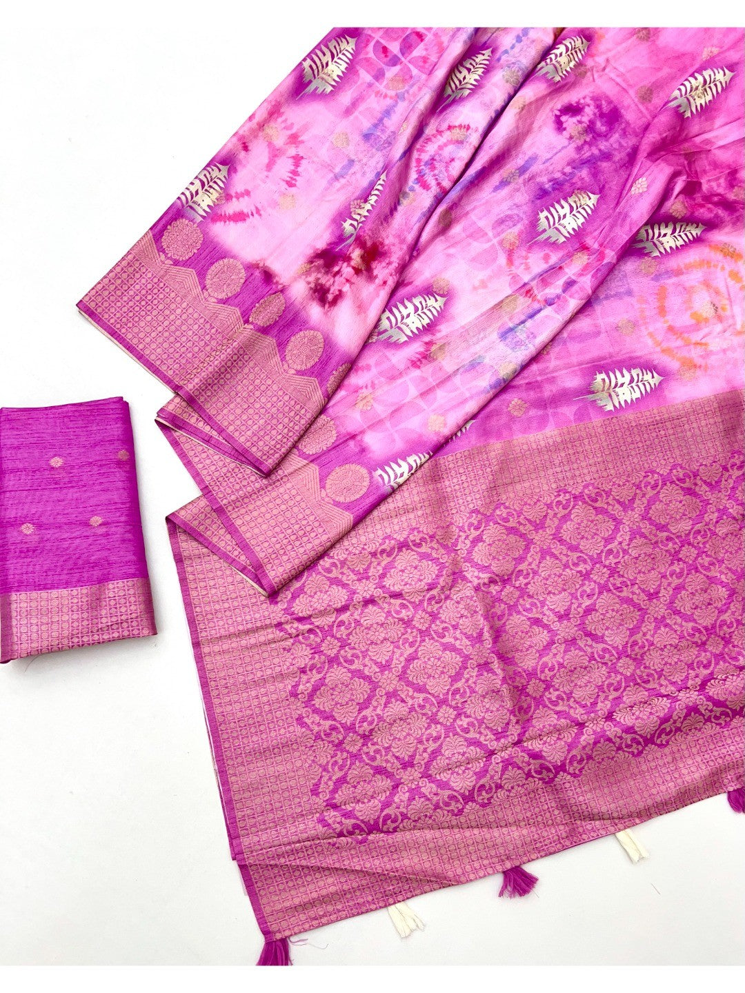 Pink Bemberg Saree with Weaving Rich Pallu & Digital Print - Image 3