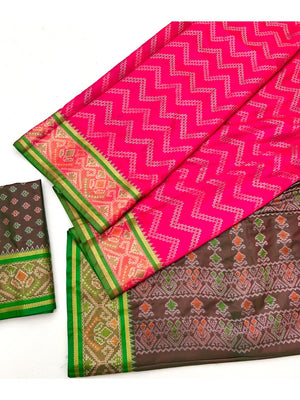 Pink Art Silk Saree with Chevron Print and Contrast Green Woven Border - Image 2