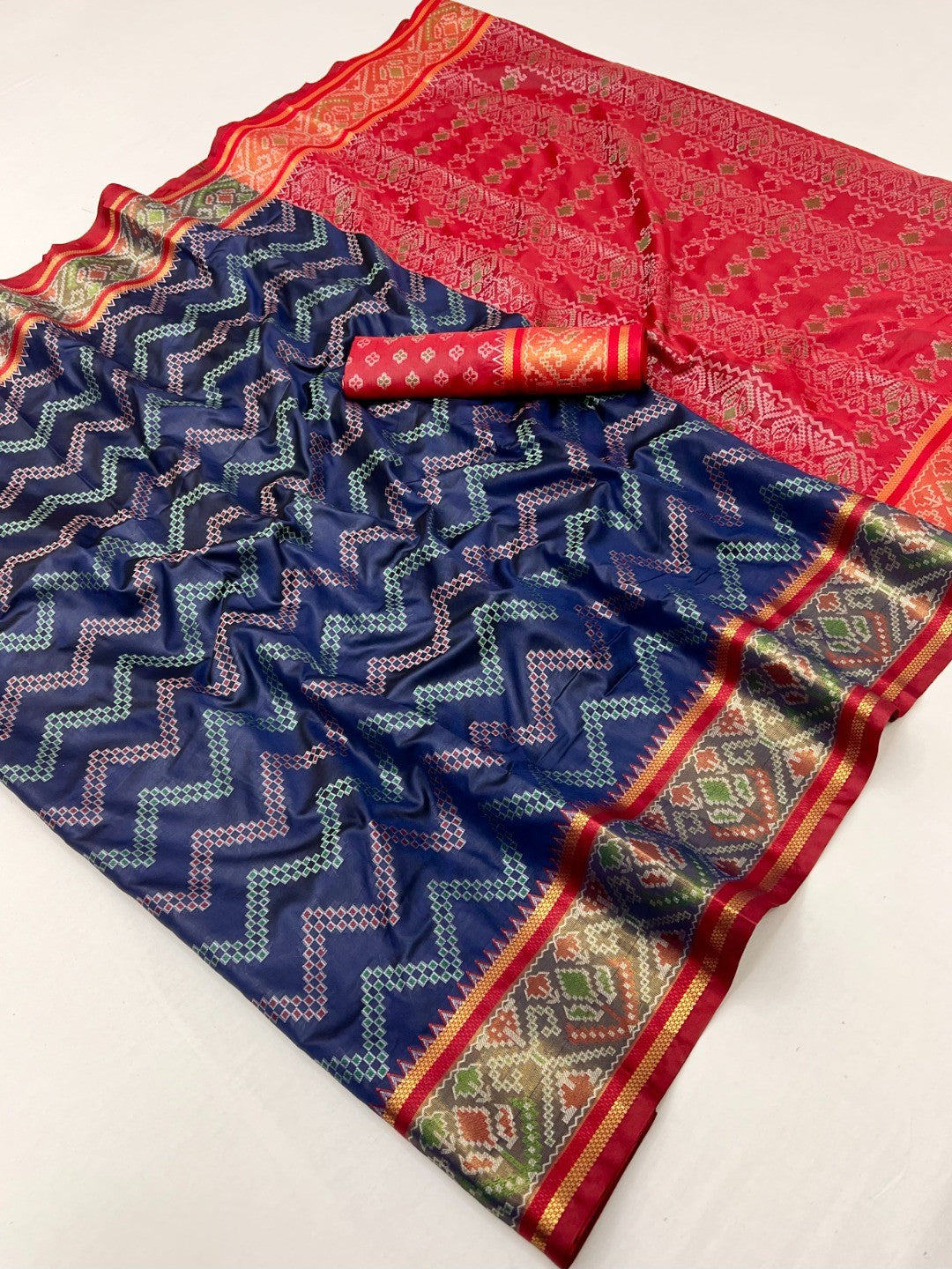 Navy Blue Zig-Zag Art Silk Saree with Contrast Red Border - Image 3