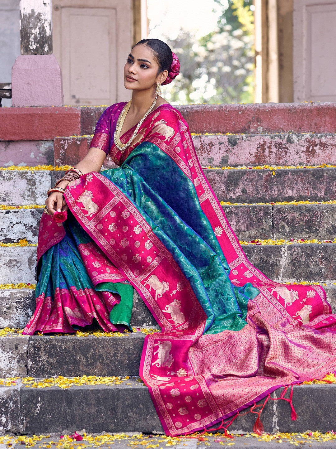Premium Teal Green Geometric & Animal Motif Weaving Saree With Decorative Tassel Pallu - Image 6
