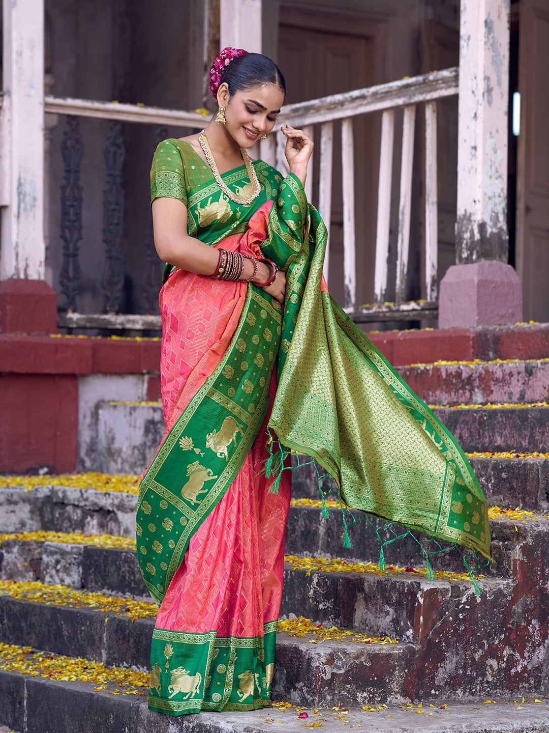 Premium Pink Geometric & Animal Motif Weaving Saree With Decorative Tassel Pallu - Image 5