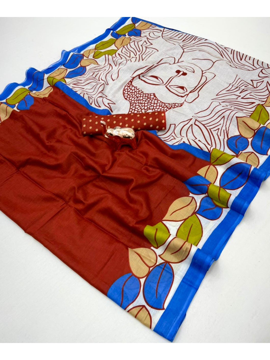 Classic Brick Red Leaf Printed Mulmul Cotton Saree With Buddha Inspired Pallu Design - Image 2