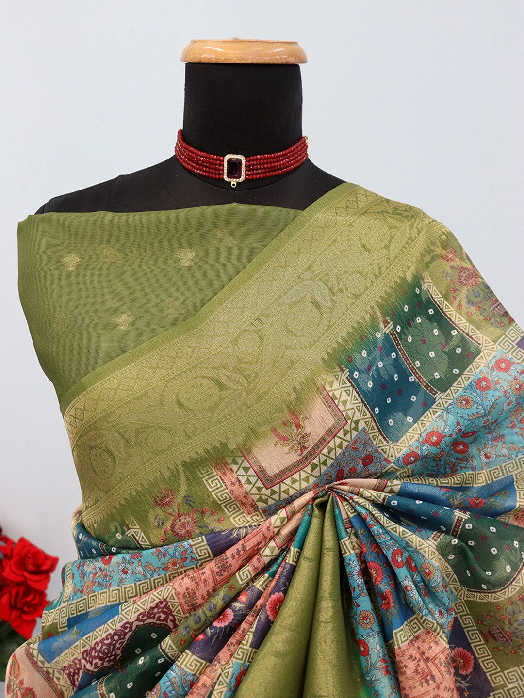 Classic Green Floral Digital Print Burbury Silk Blend Saree With Jacquard Woven Border & Pallu - Image 3