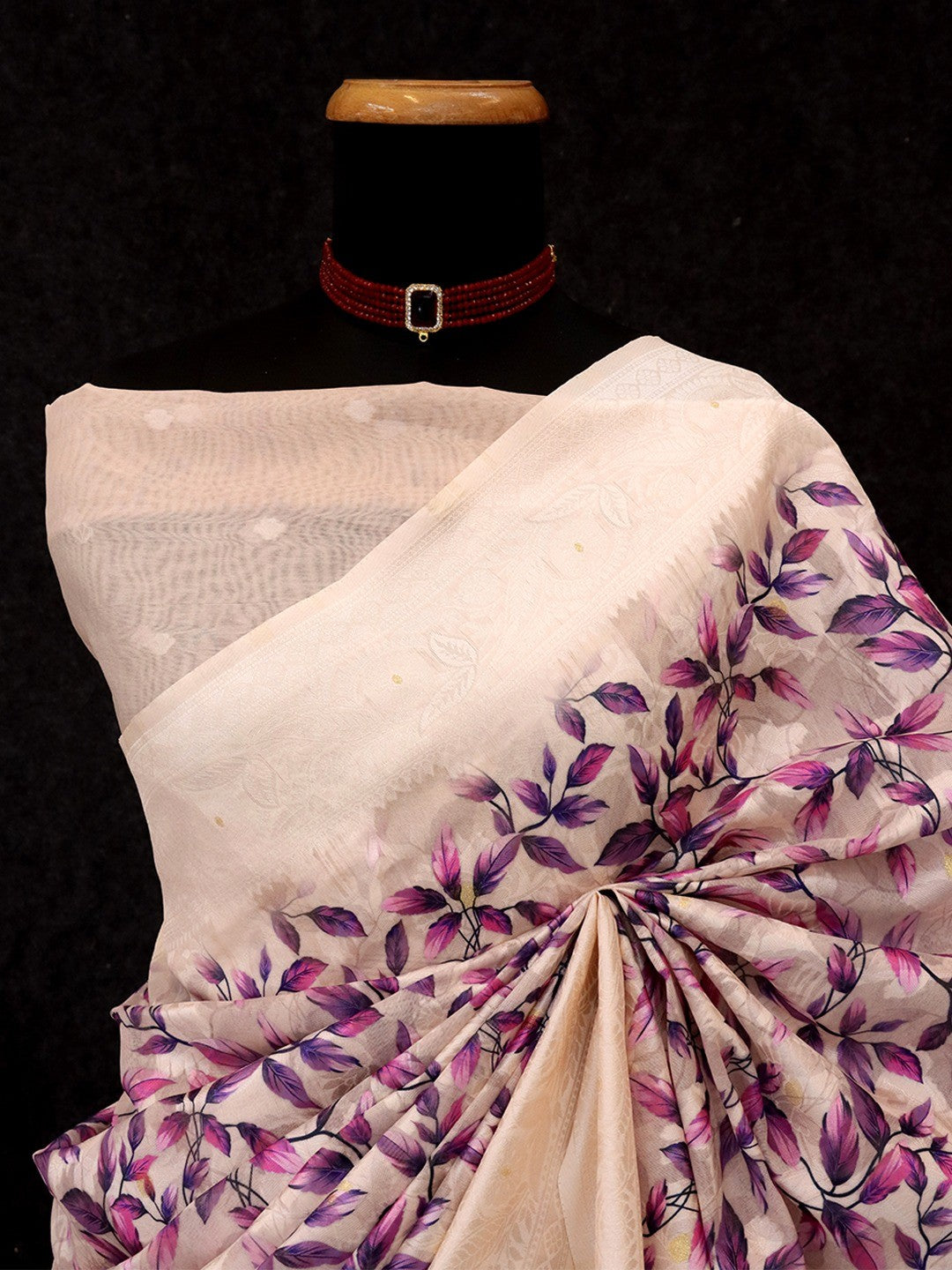 Cream Leaf Digital Print Silk Blend Lucknowi Saree With Jacquard Woven Border & Rich Pallu - Image 3