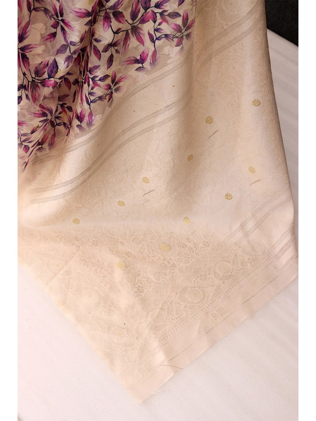 Cream Leaf Digital Print Silk Blend Lucknowi Saree With Jacquard Woven Border & Rich Pallu - Image 2