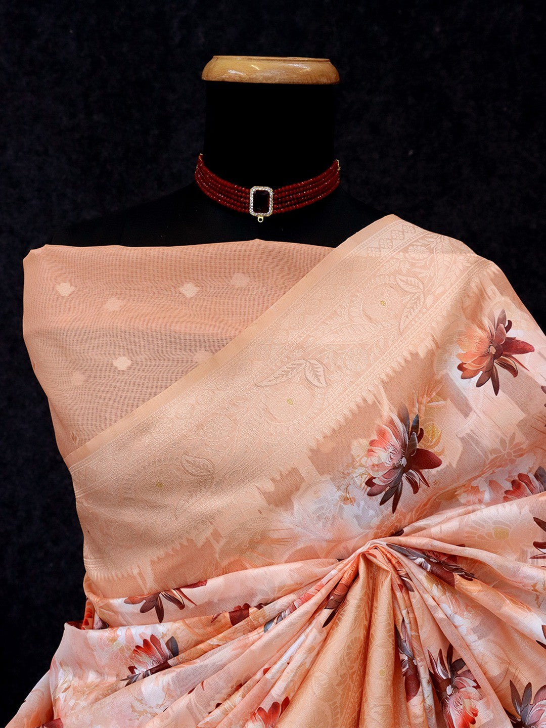 Peach Floral Digital Print Silk Blend Lucknowi Saree With Jacquard Woven Border & Rich Pallu - Image 3