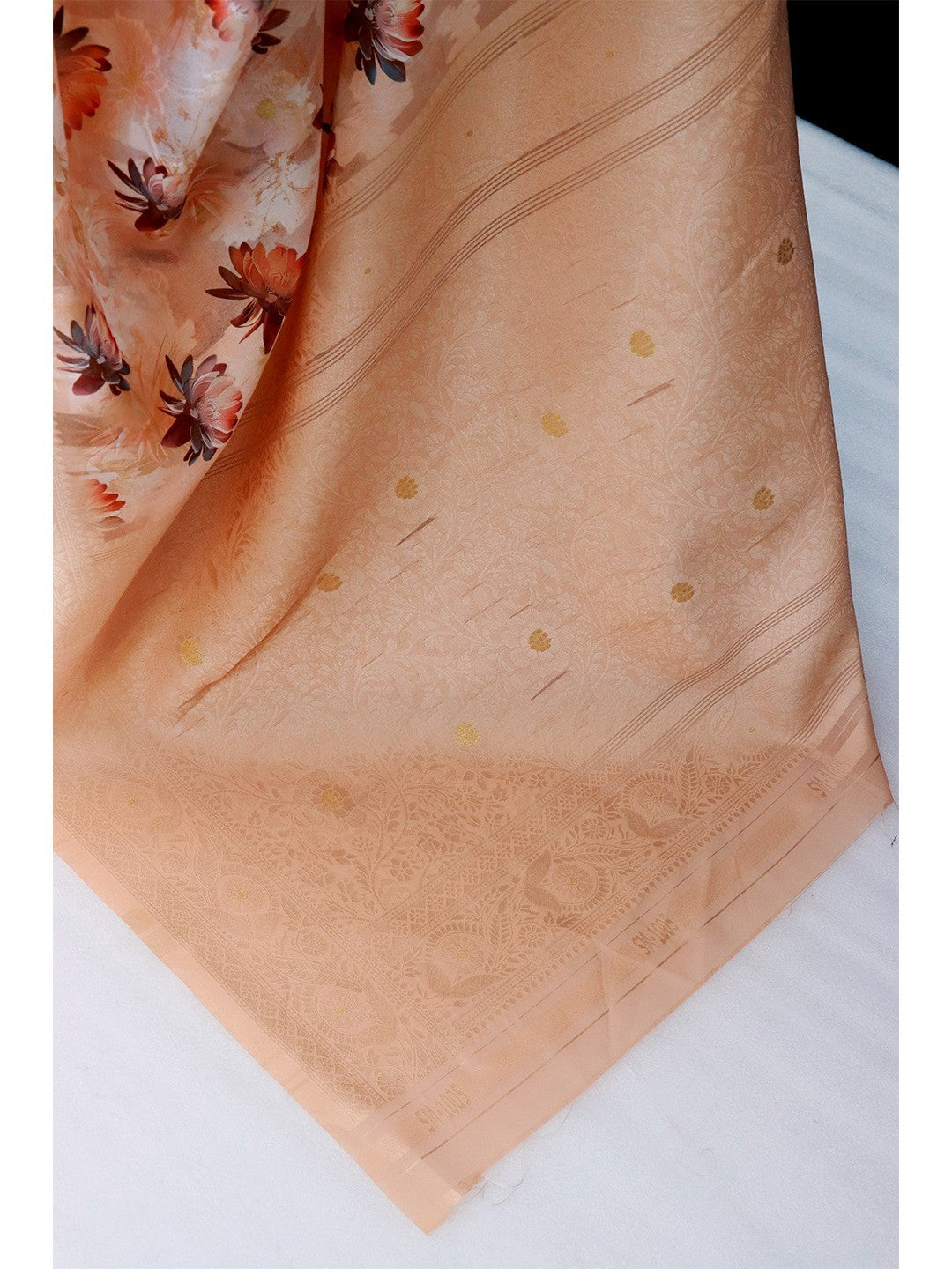 Peach Floral Digital Print Silk Blend Lucknowi Saree With Jacquard Woven Border & Rich Pallu - Image 2