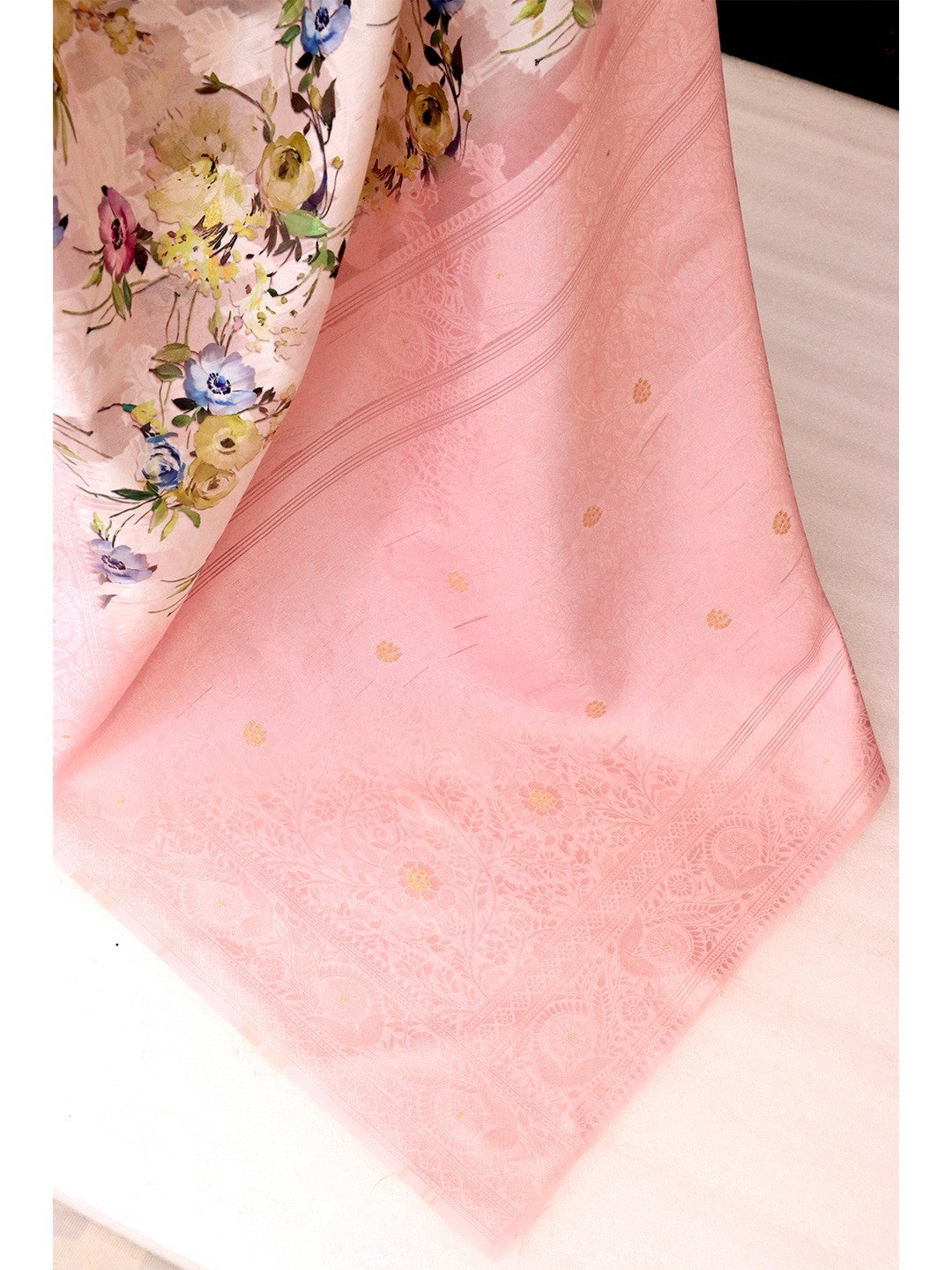 Offwhite & Pink Floral Digital Printed Silk Blend Lucknowi Saree With Jacquard Woven Border & Pallu - Image 2