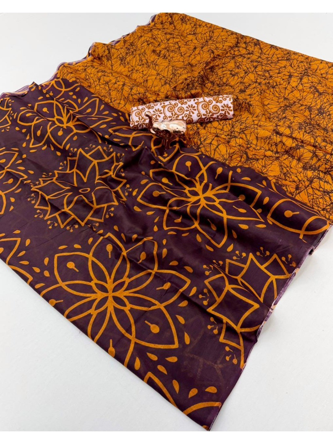 Sophisticated Wine Floral Printed Mulmul Cotton Saree With Unique Abstract Pattern Pallu - Image 3