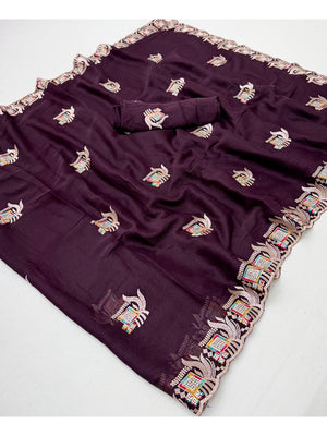 Graceful Purple Georgette Saree with Artistic Embroidered Pattern - Image 2