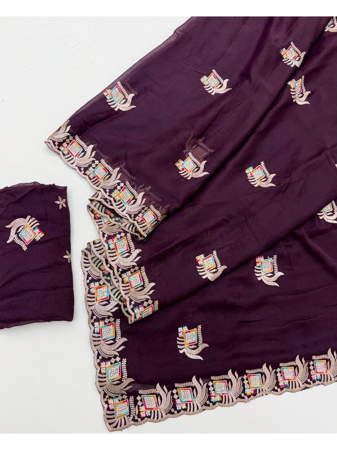 Graceful Purple Georgette Saree with Artistic Embroidered Pattern - Image 2