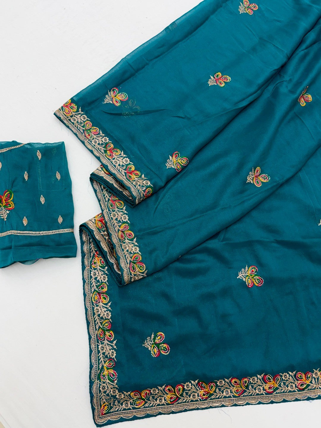 Teal Georgette Saree with Embroidered Floral Design and Border - Image 3