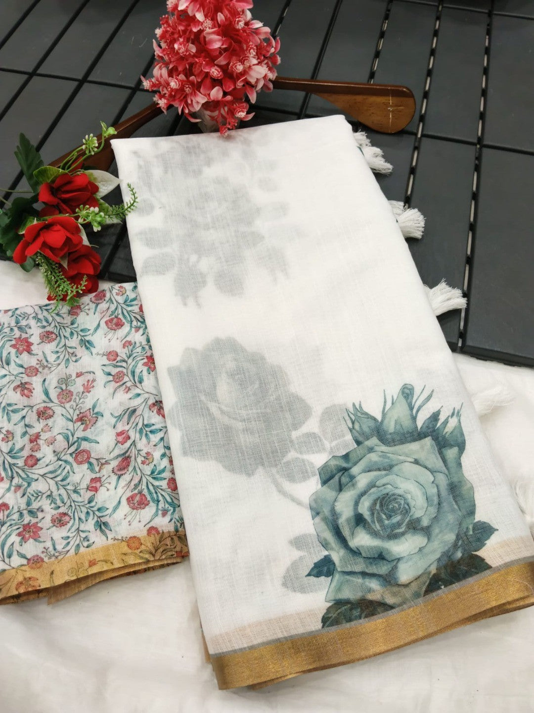 Elegant White Linen Saree with Floral Print and Golden Border - Image 3
