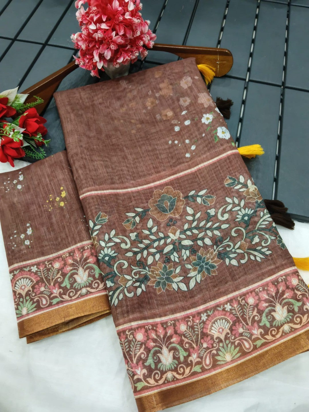 Graceful Brown Linen Saree with Beautiful Floral Print Border - Image 4