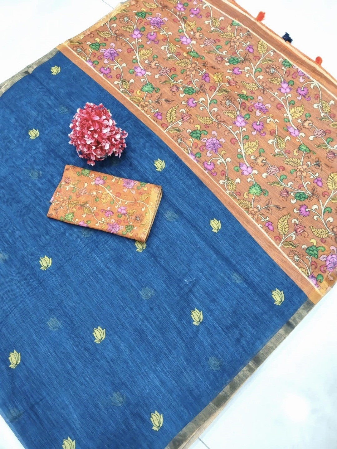 Stylish Blue Linen Saree with Elegant Floral Border Detailing - Image 2