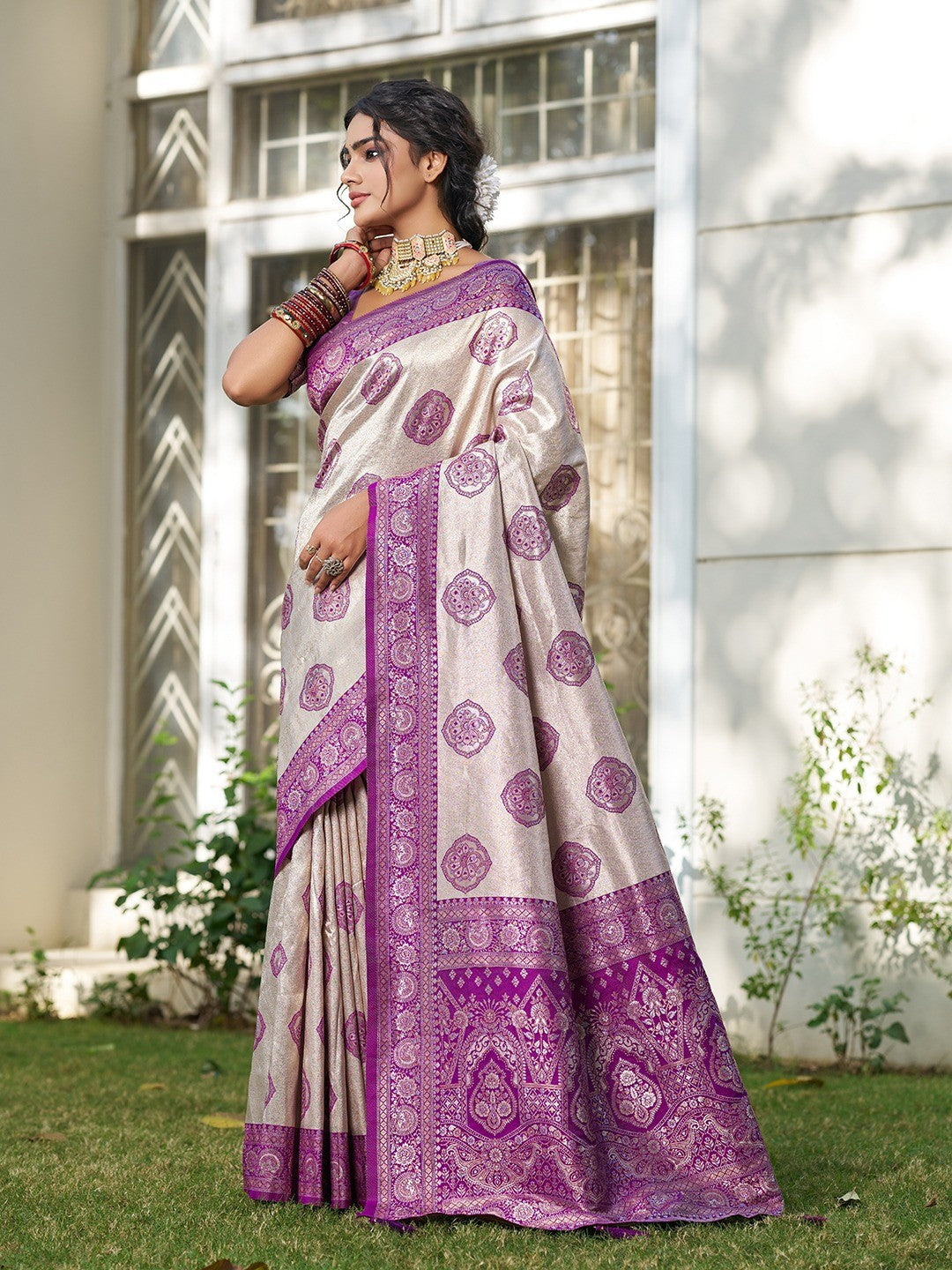 Graceful Cream & Purple Floral Weaving Silk Blend Saree Enhanced With Designer Tassel Pallu - Image 2