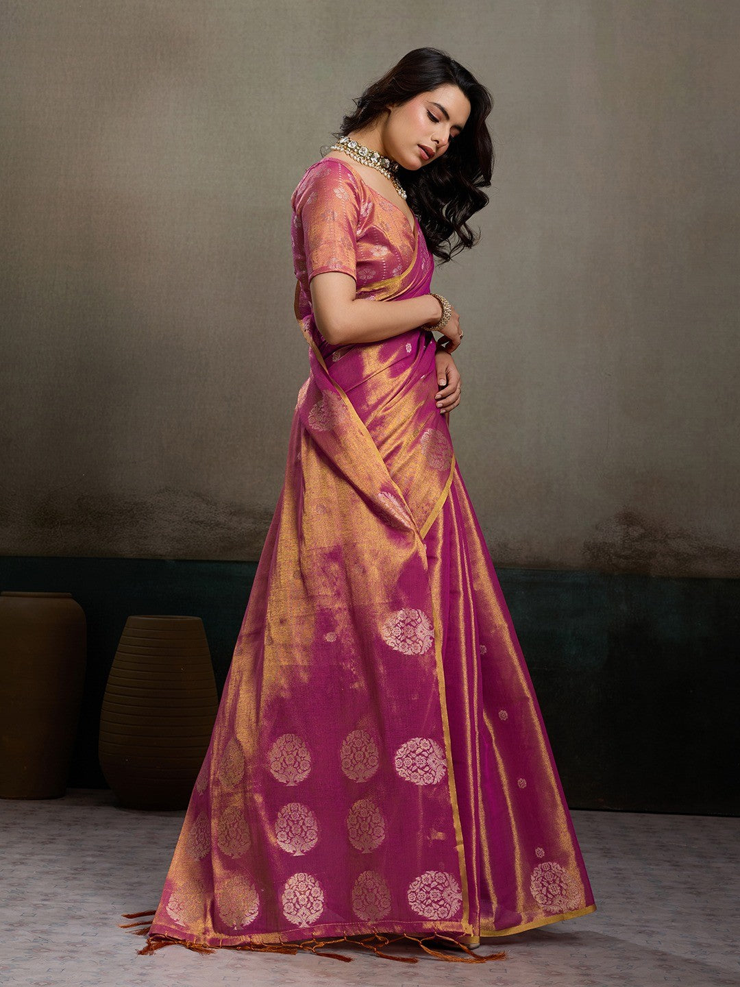 Stylish Magenta Tissue Saree with Fine Woven Floral Patterns and Glossy Finish - Image 2