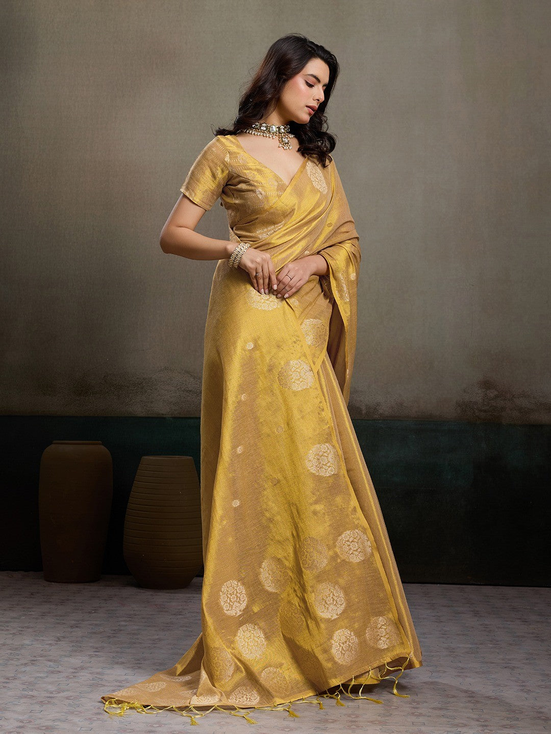 Stylish Beige Tissue Saree with Fine Woven Floral Patterns and Glossy Finish - Image 5