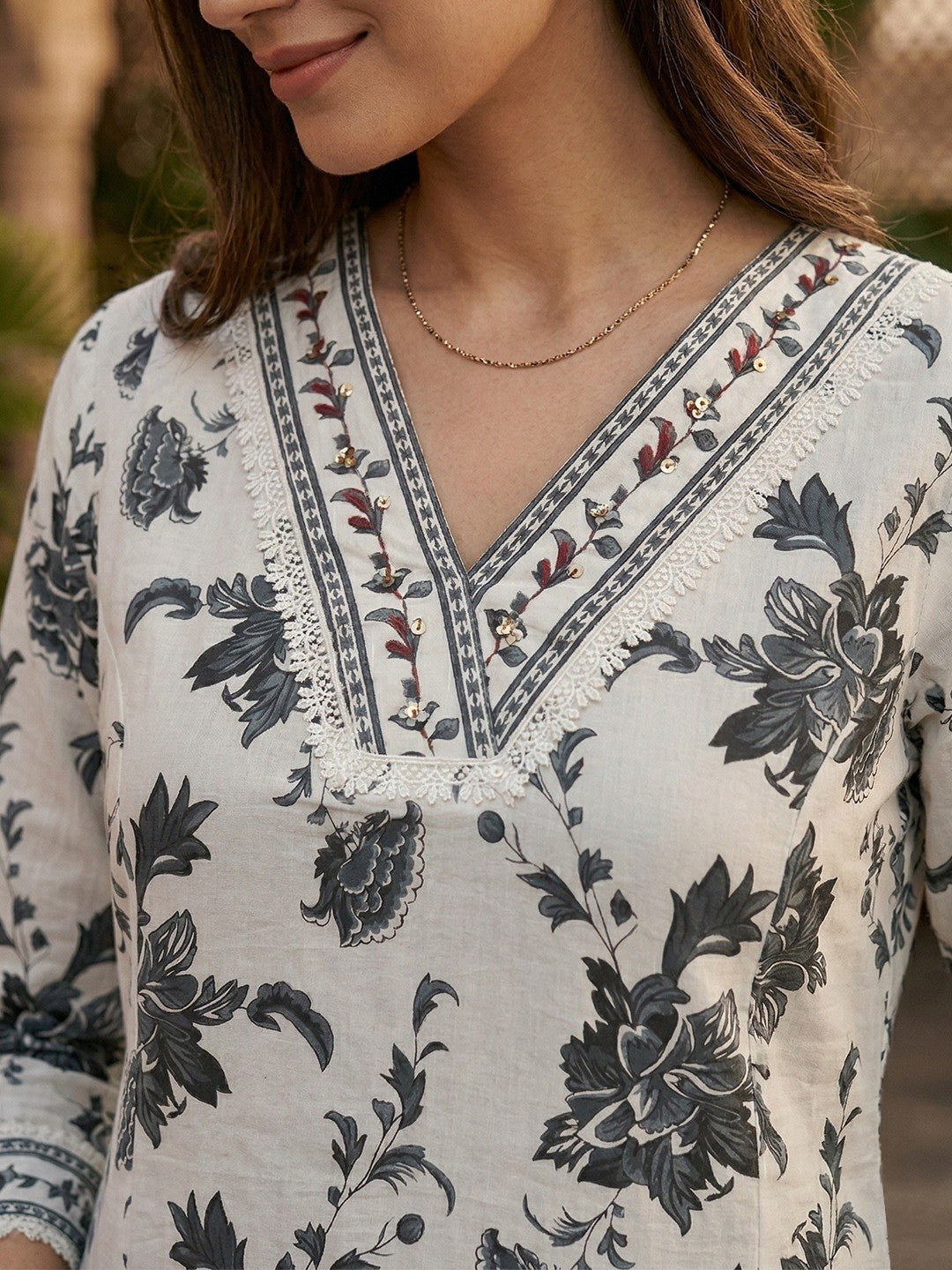 Offwhite & Grey Floral Printed Cotton Blend Salwar Suit with Dupatta - Image 2